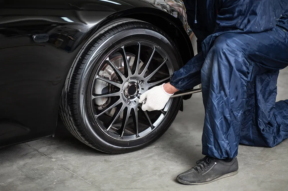 取り付けや保管サービスなど幅広く対応